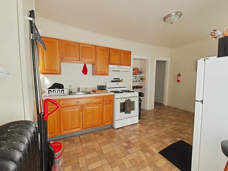 More Photos Of 202 Macdade Blvd, Collingdale Apartments For Sale