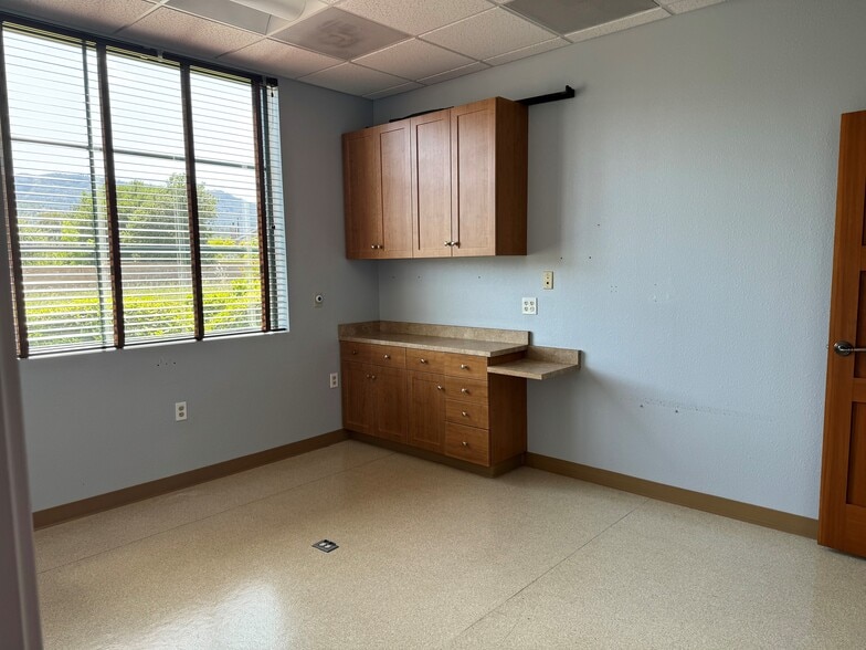 More Photos Of 807 St Helena Hwy, Saint Helena Office For Lease