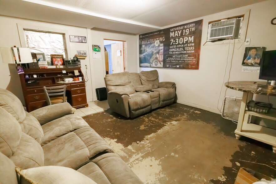 More Photos Of 1505 E Sarah Dewitt Dr, Gonzales Freestanding For Sale