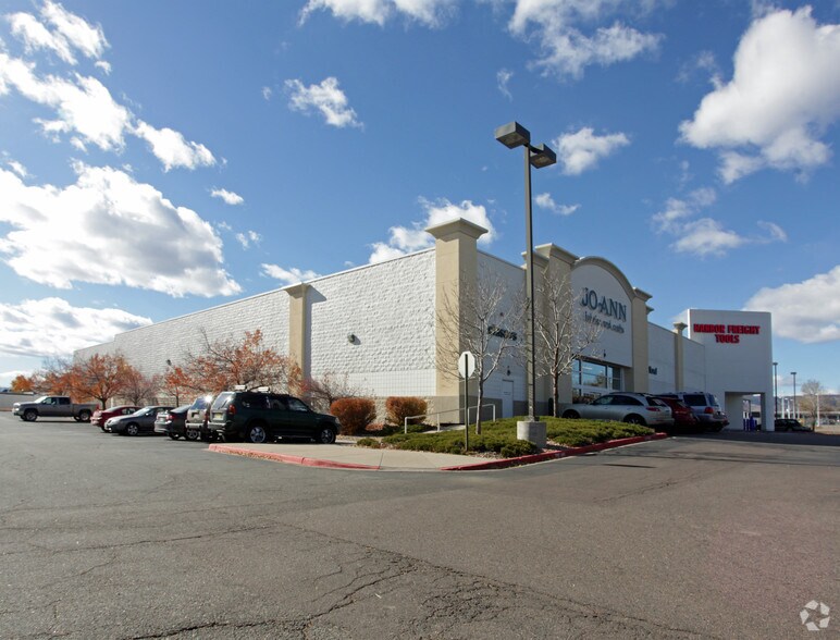 More Photos Of 10750 W Colfax Ave, Lakewood Freestanding For Lease