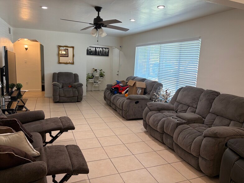 More Photos Of 1746 W Thomas Rd, Phoenix Multifamily For Sale