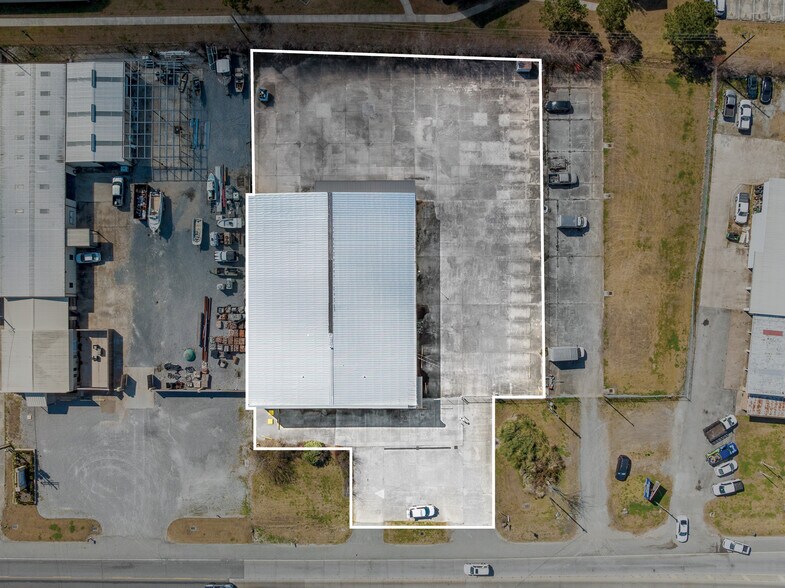 More Photos Of 5064 La-311, Houma Warehouse For Lease