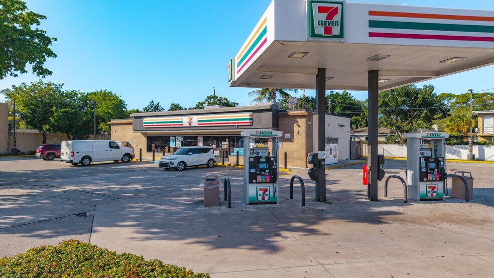 Primary Photo Of 1545 NE 4th Ave, Fort Lauderdale General Retail For Sale