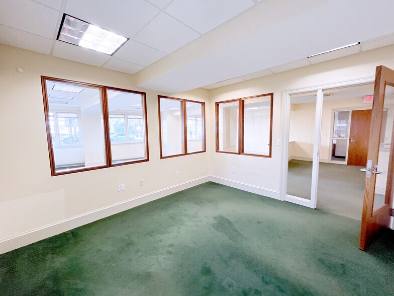 More Photos Of 1812 Massachusetts Ave, Cambridge Storefront Retail Office For Sale