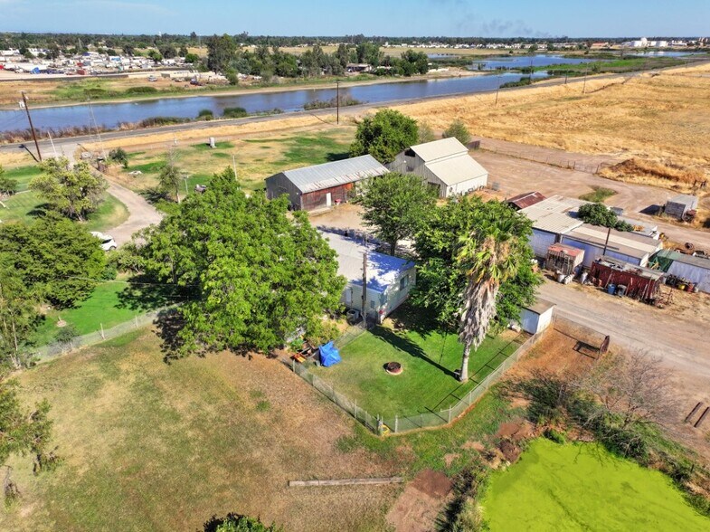 More Photos Of 7301 E Levee Rd, Rio Linda Apartments For Sale