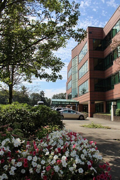 More Photos Of 9200 SE Sunnybrook Blvd, Clackamas Office For Lease