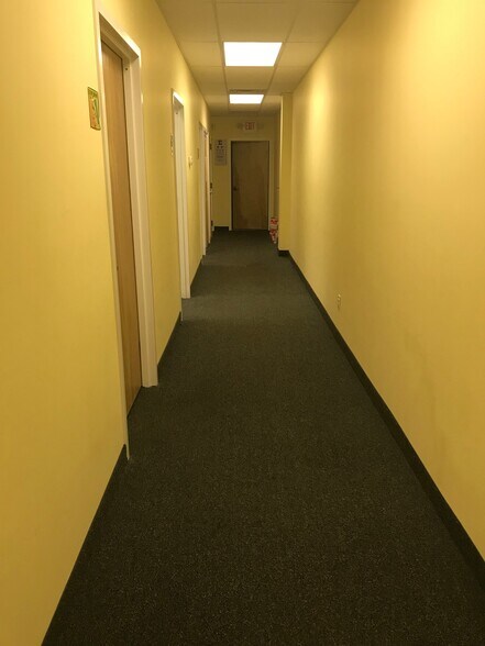 More Photos Of 535 S Broadway, Hicksville Office For Lease