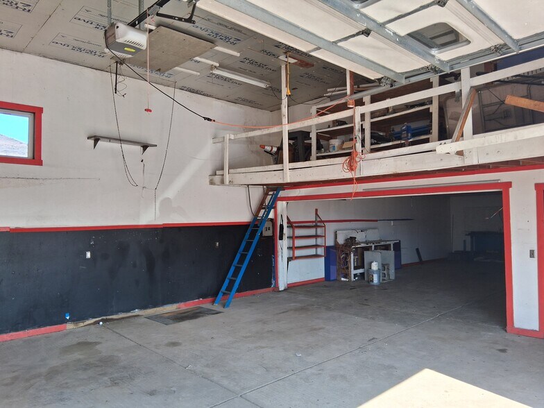 More Photos Of 3853 S Park Ave, Buffalo Auto Dealership For Lease