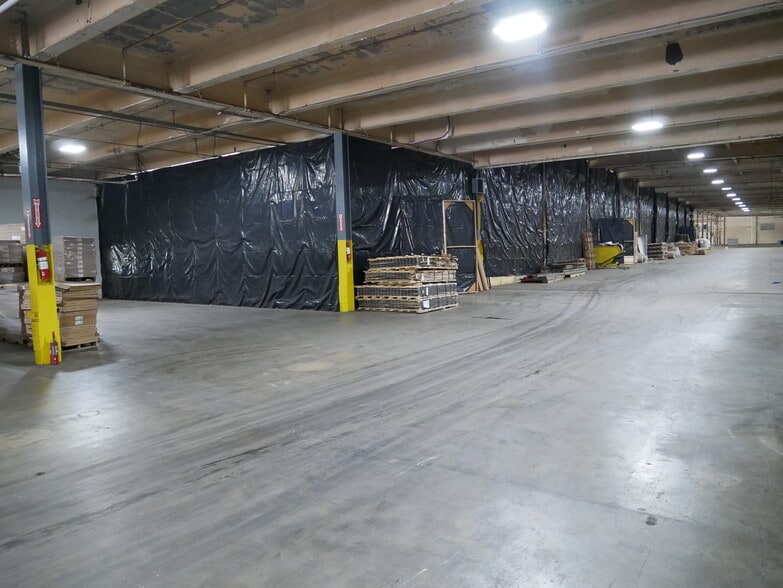 More Photos Of 105 Maple St, Rossville Light Distribution For Sale