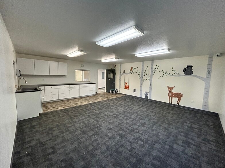More Photos Of 1065 Tefft St, Corvallis Office For Lease