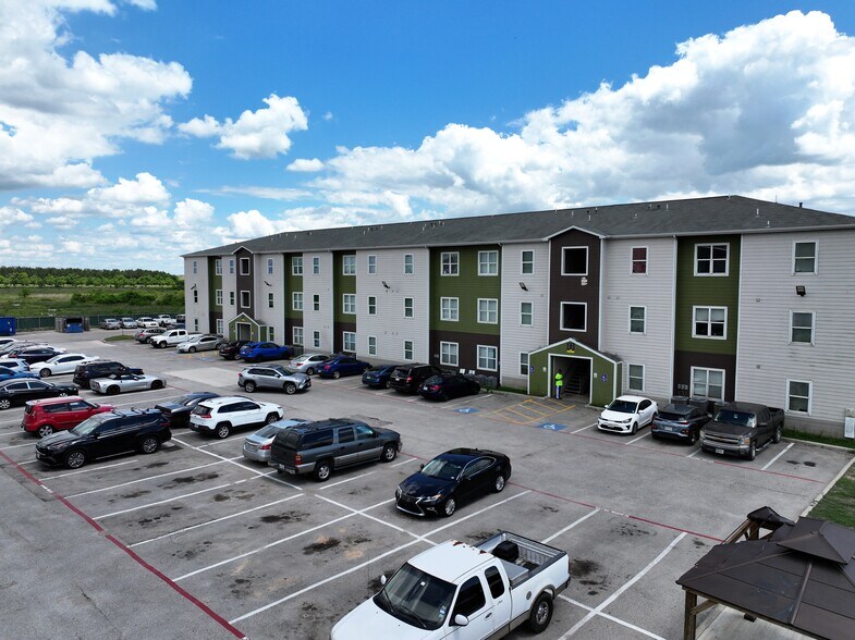 More Photos Of 702 Santee St, Prairie View Apartments For Sale