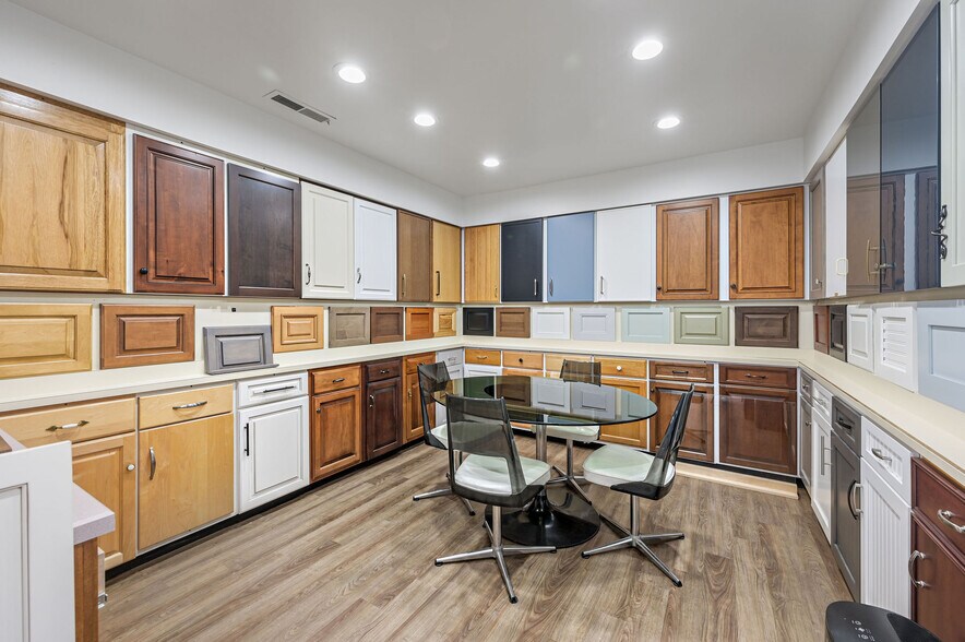 More Photos Of 9155 Campbell Ln, Bridgeville Office For Sale