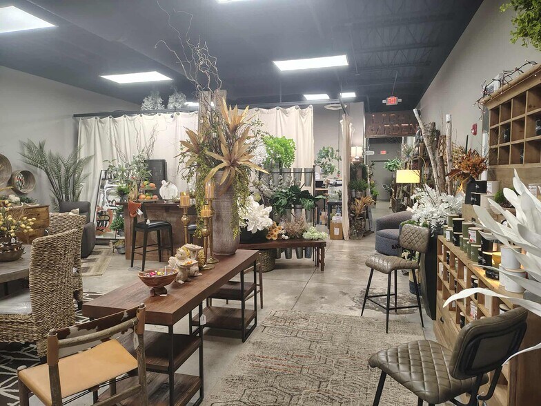 More Photos Of 2001 W Main St, Rapid City Storefront For Lease