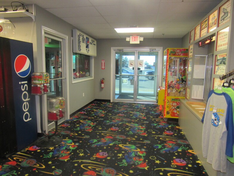 More Photos Of 1103 S Central Ave, Laurel Bowling Alley For Sale