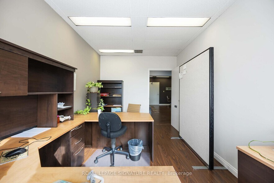 More Photos Of 220 Duncan Mill Rd, Toronto Office For Sale