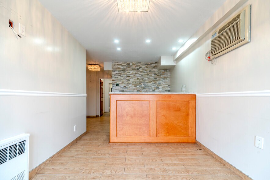 More Photos Of 3232 Francis Lewis Blvd, Flushing General Retail For Lease