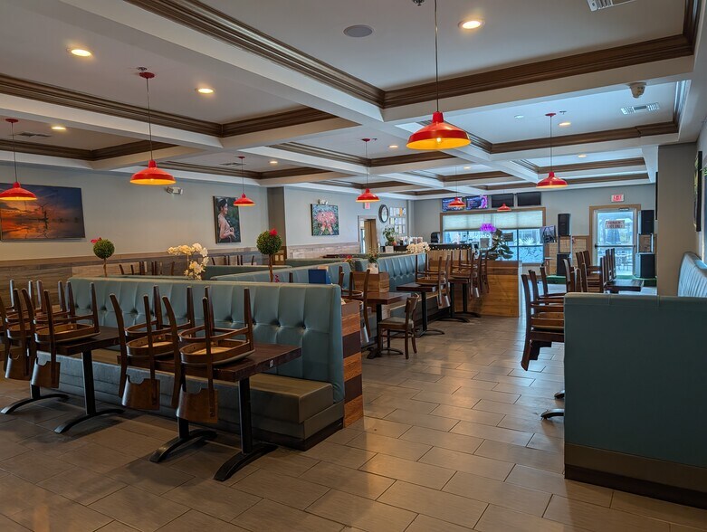 More Photos Of 1062 Main St, Holden Restaurant For Sale