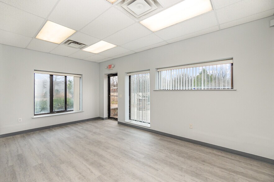 More Photos Of 160 Glaser St, Fairborn Flex For Sale