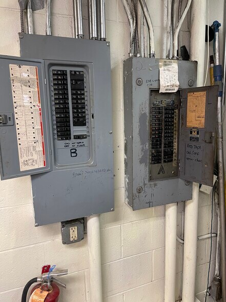 More Photos Of 4777 Mahoning Ave, Youngstown General Retail For Sale