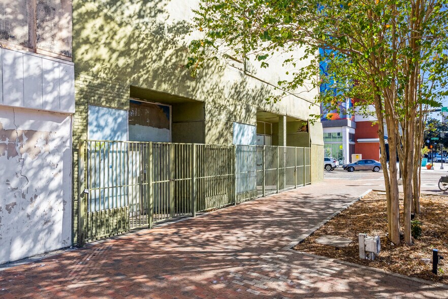 More Photos Of 1001 N Franklin St, Tampa Storefront Retail Residential For Sale