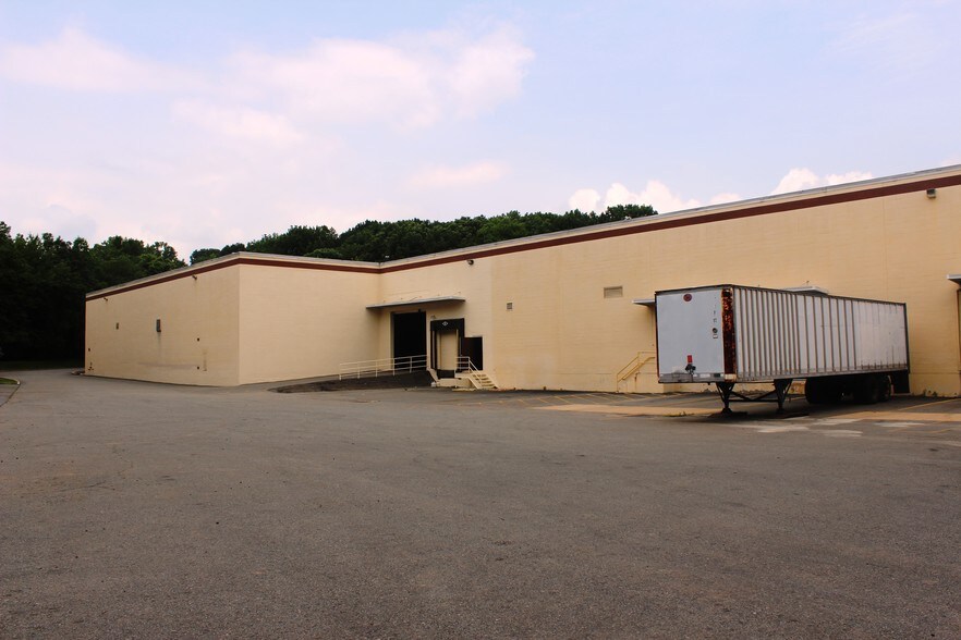 More Photos Of 181 E Halsey Rd, Parsippany Warehouse For Lease