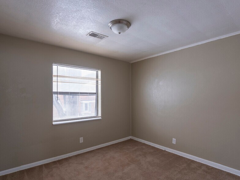More Photos Of 8208 Troost Ave, Kansas City Apartments For Sale