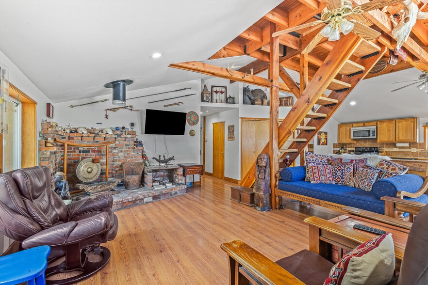 More Photos Of 302 Berger St, Riggins Apartments For Sale