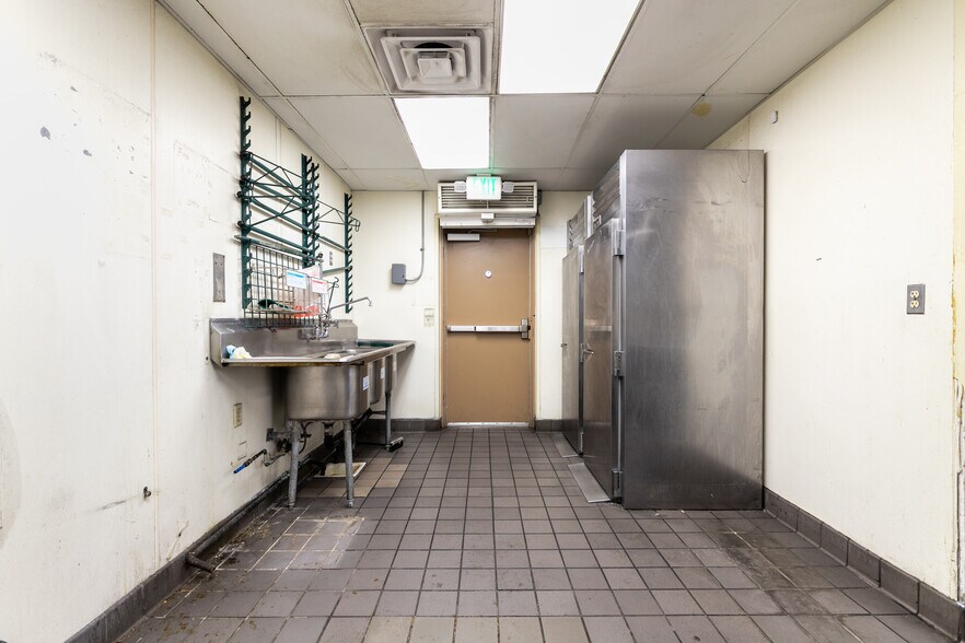 More Photos Of 1433 E Route 66, Glendora Unknown For Lease