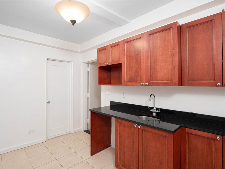 More Photos Of 35 E 35th St, New York Apartments For Lease