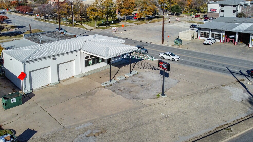 More Photos Of 206 Fort Worth Dr, Denton Storefront Retail Office For Sale