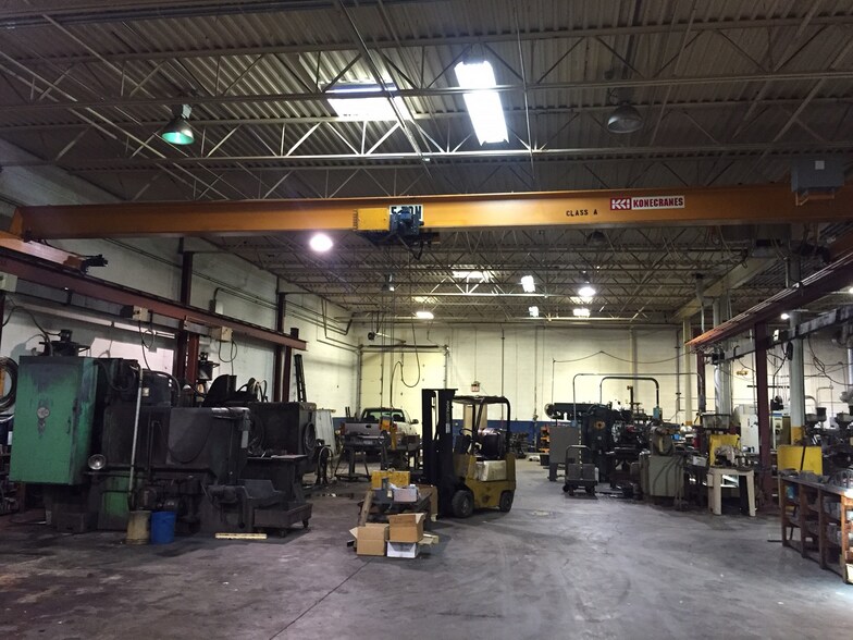 More Photos Of 38451 Webb Dr, Westland Warehouse For Lease