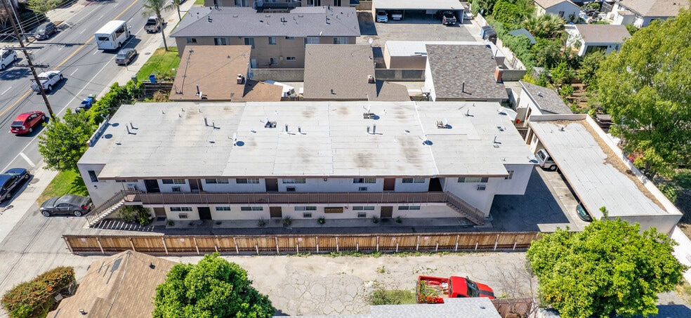 More Photos Of 15919 Vanowen St, Van Nuys Apartments For Sale