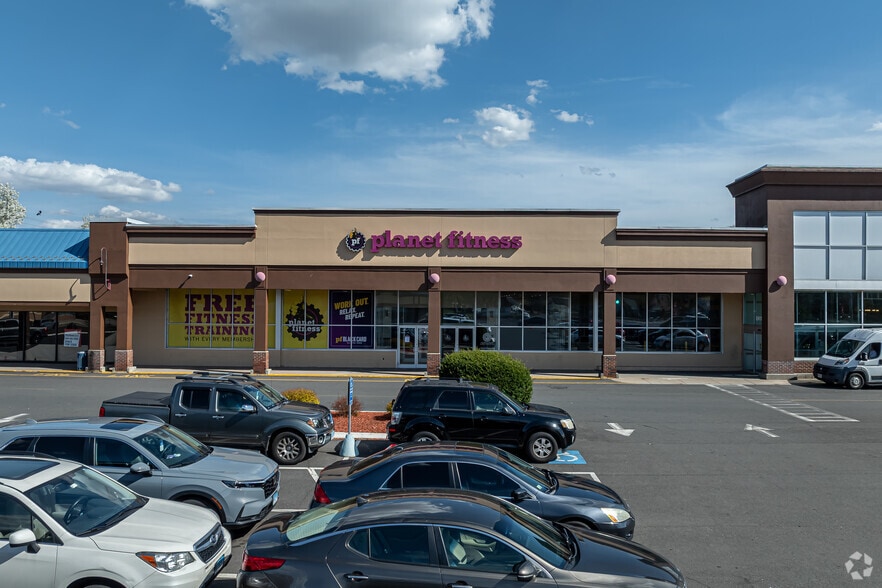 More Photos Of 265 Ellington Rd, East Hartford General Retail For Lease
