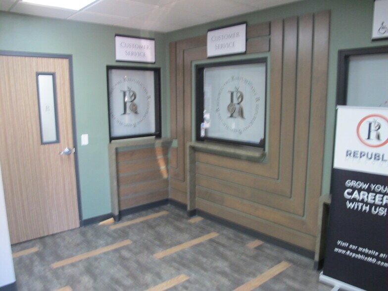 More Photos Of 209 N Main Ave, Republic Office For Sale