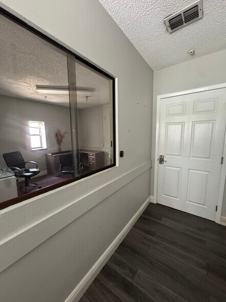 More Photos Of 280 W Central Blvd, Cape Canaveral Manufacturing For Sale