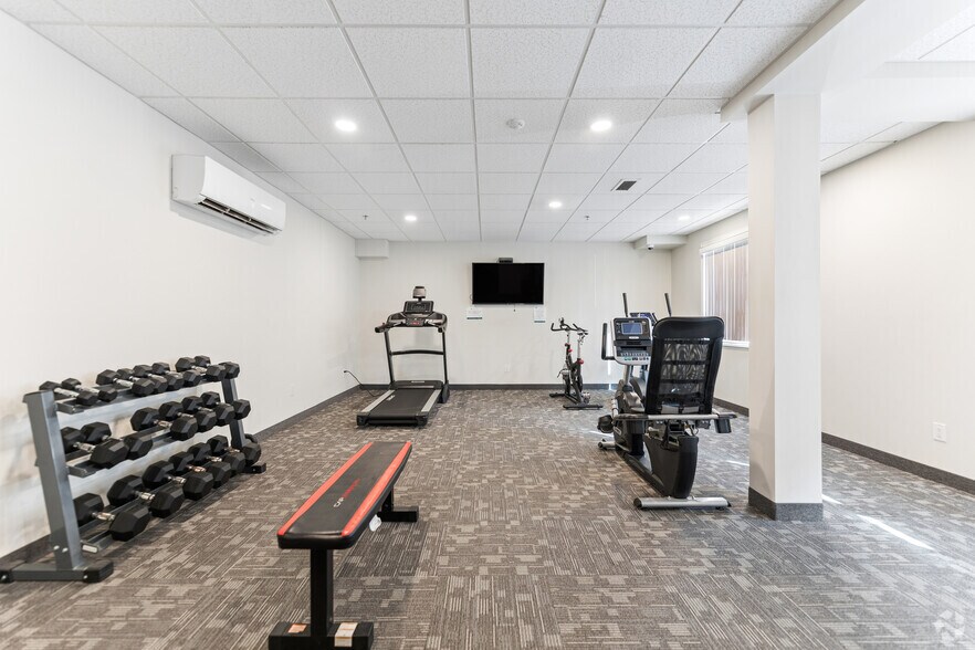 More Photos Of 550 Park Av W, Chatham Apartments For Sale