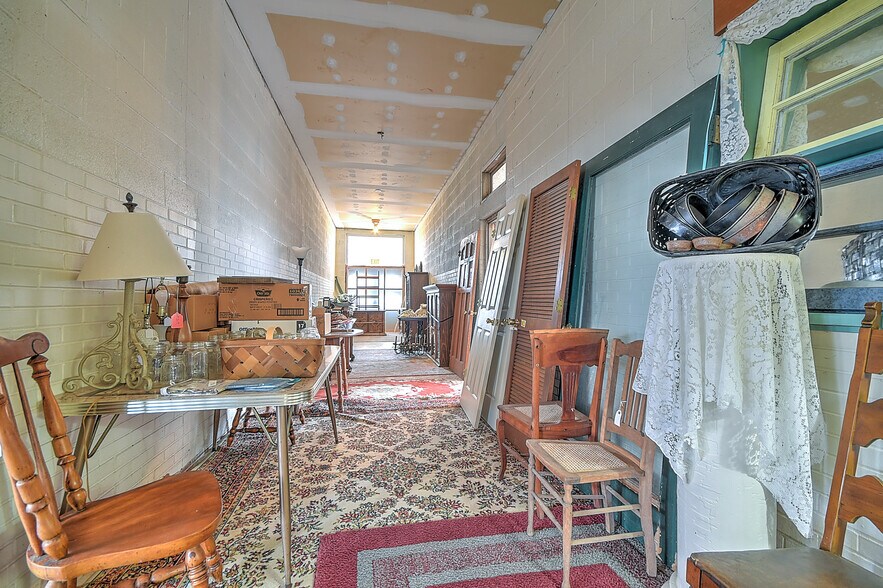 More Photos Of 19407 Bethel Rd, Abingdon Flex For Sale