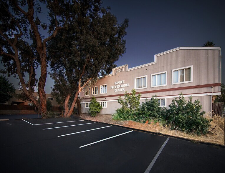 Primary Photo Of 10201 Mission Gorge Rd, Santee Unknown For Lease
