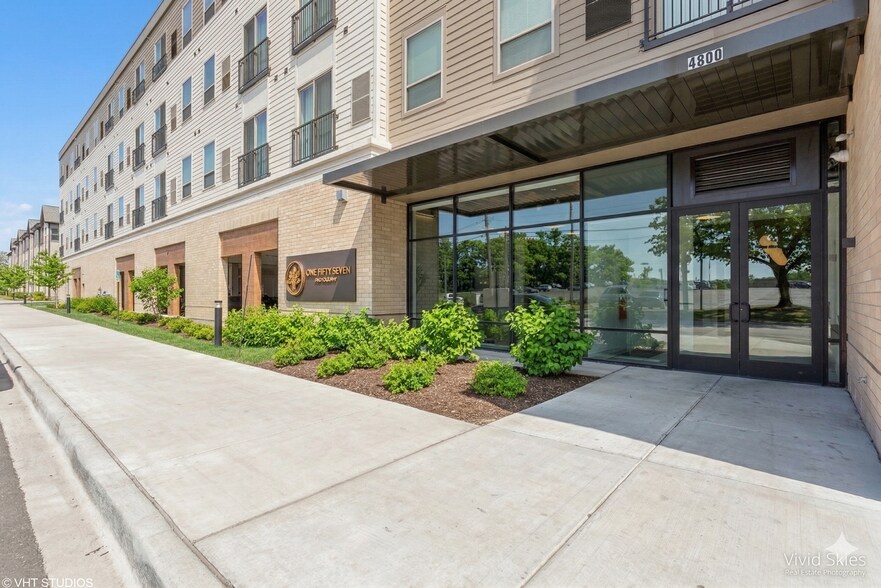 More Photos Of 4800 157th St, Oak Forest Apartments For Lease