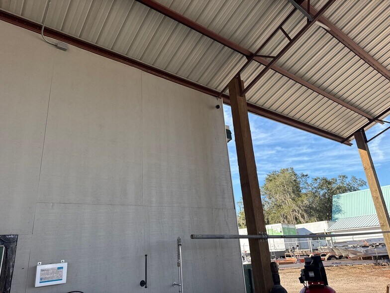 More Photos Of 460 N Franklin St, Sebring Warehouse For Sale