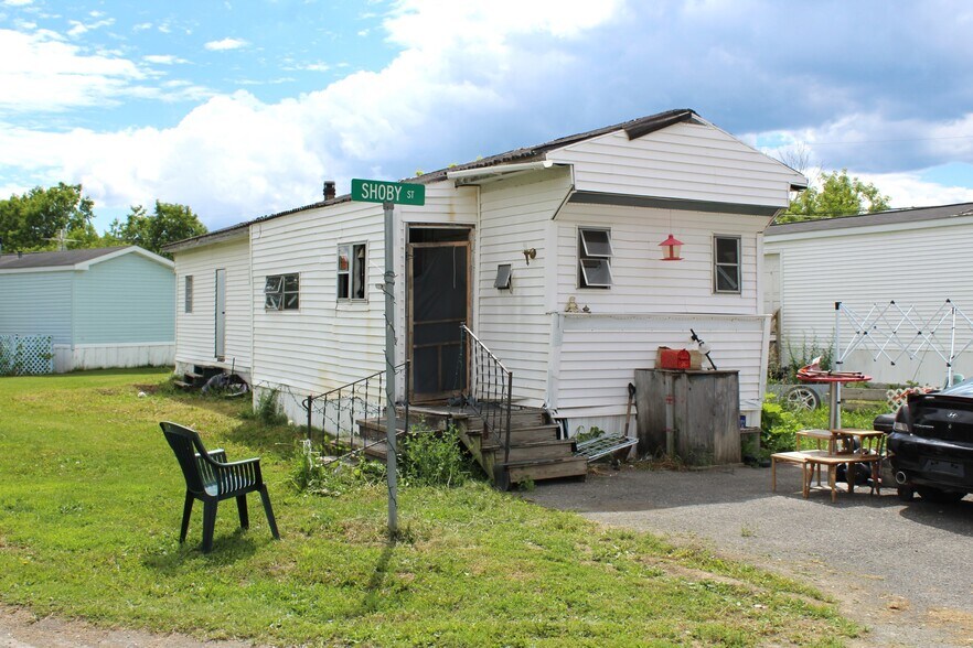 More Photos Of 50 Davis St, Presque Isle Multifamily For Sale