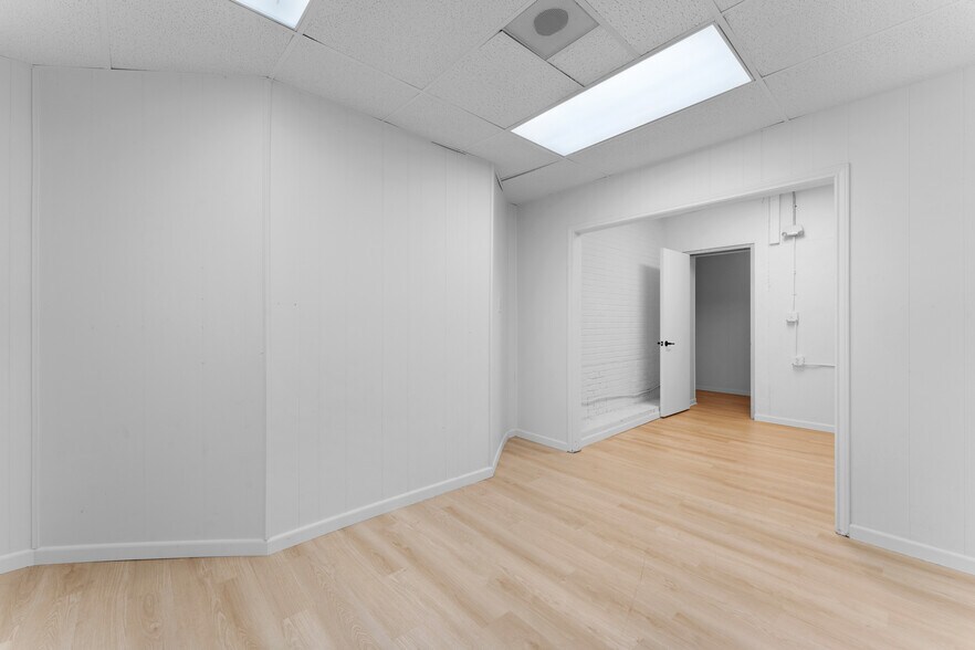 More Photos Of 110-112 S Bois D'arc St, Forney Storefront Retail Office For Sale