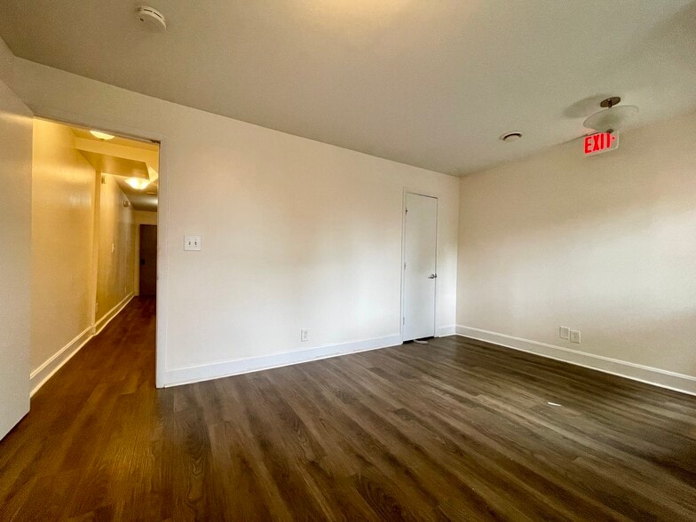 More Photos Of 1012 Florida Ave NE, Washington Office For Sale