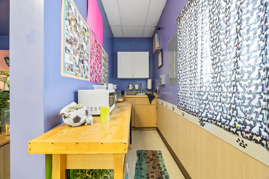 More Photos Of 150 S Monte Vista Ave, San Dimas Loft Creative Space For Sale