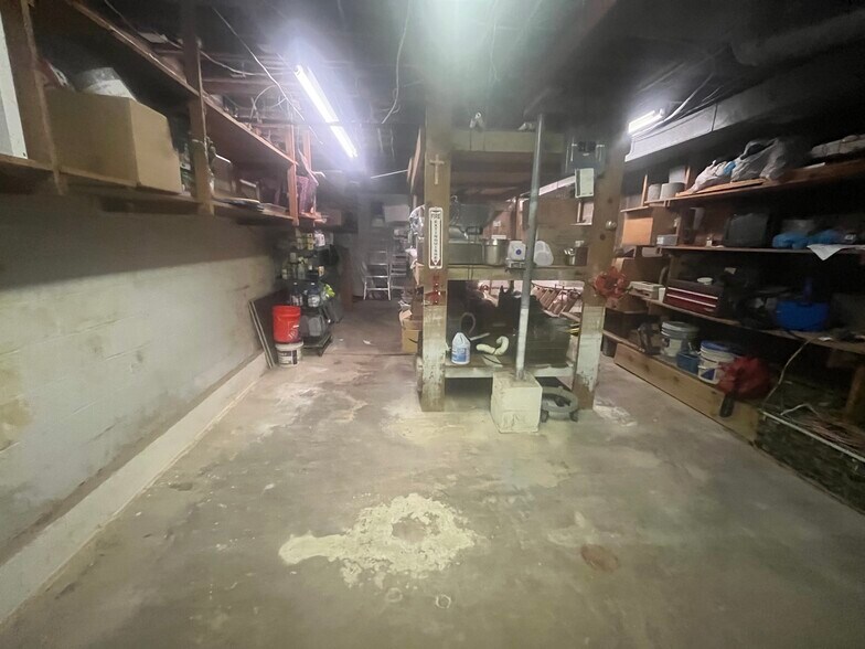 More Photos Of 114 E Lincoln Ave, Mc Donald Storefront For Lease