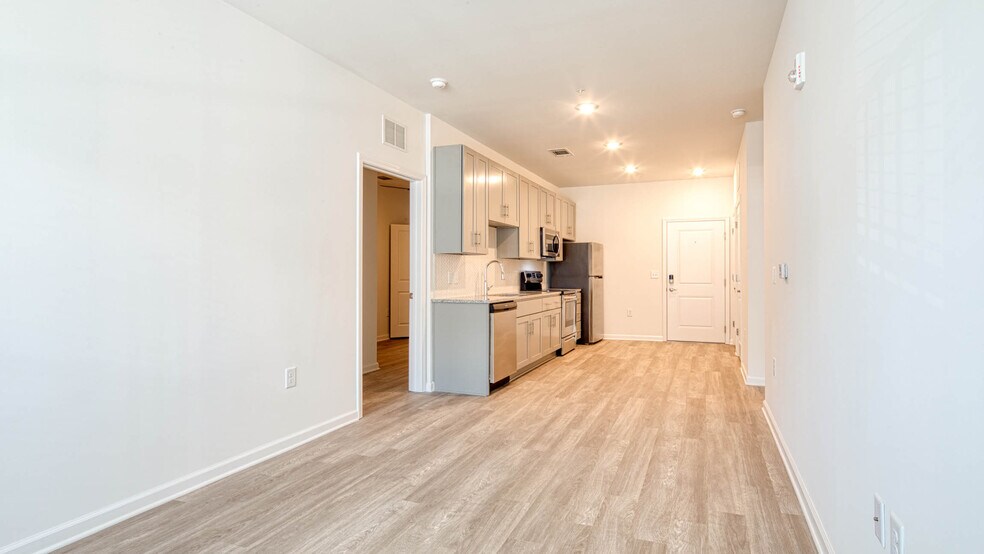 More Photos Of 5401 Commonwealth Centre Pky, Midlothian Apartments For Sale