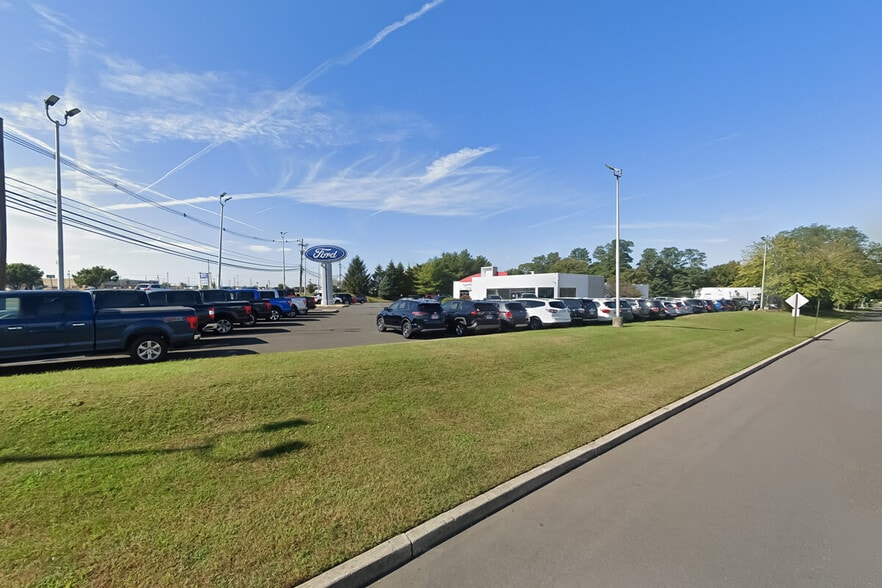Primary Photo Of 67 Highway 36, Eatontown Auto Dealership For Sale