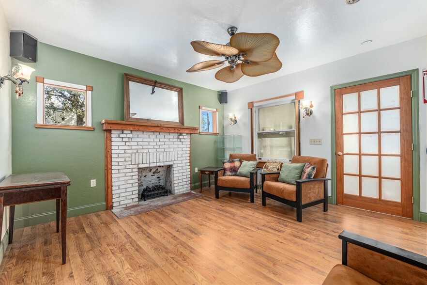 More Photos Of 20707 Park Ave, Dunnellon Specialty For Sale
