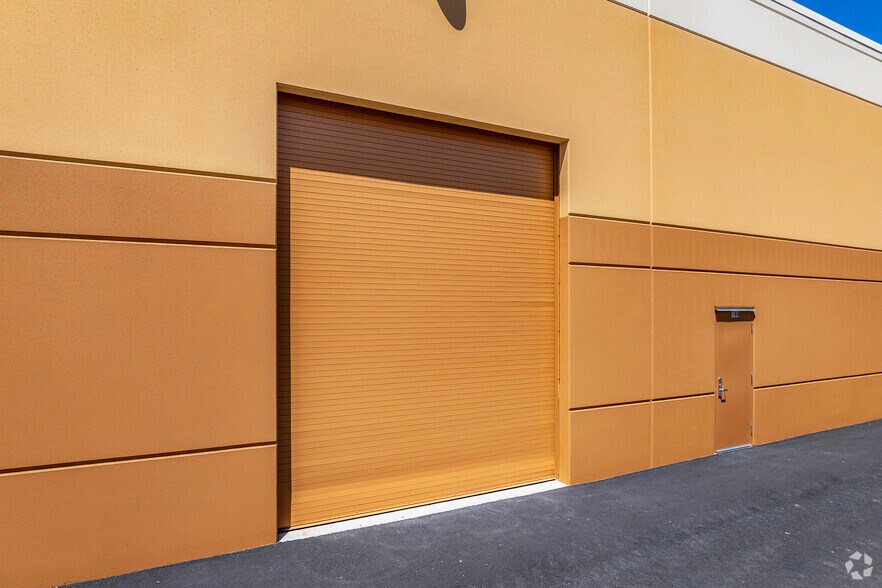 More Photos Of 10612 Industrial Ave, Roseville Warehouse For Lease