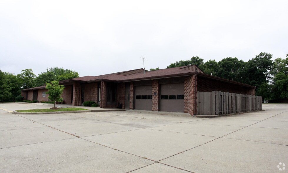 More Photos Of 17286 Dumfries Rd, Dumfries Flex For Sale